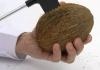 Как открыть кокосовый орех