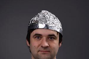 Foil hat, what is it and what is it for?