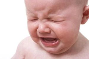 Чому дитина плаче без відпочинку Чому дитина плаче в перші дні життя