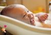 How to bathe a newborn: advice from an experienced mother